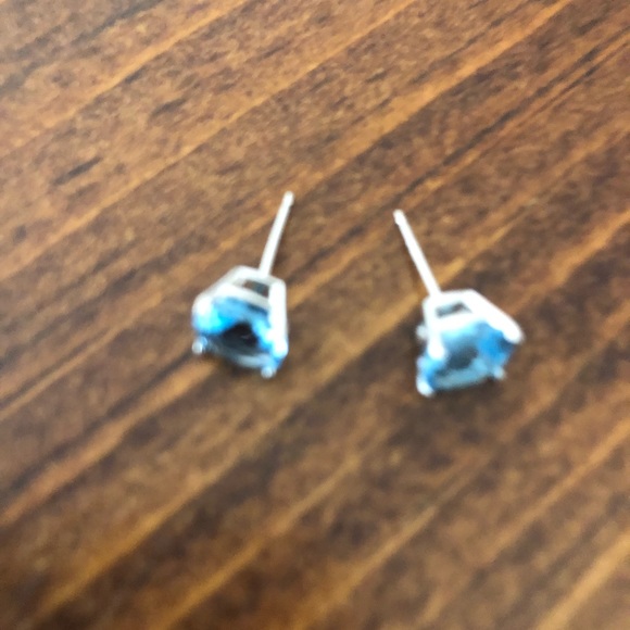 Sterling silver earrings with clear blue topaz stones - Picture 2 of 2